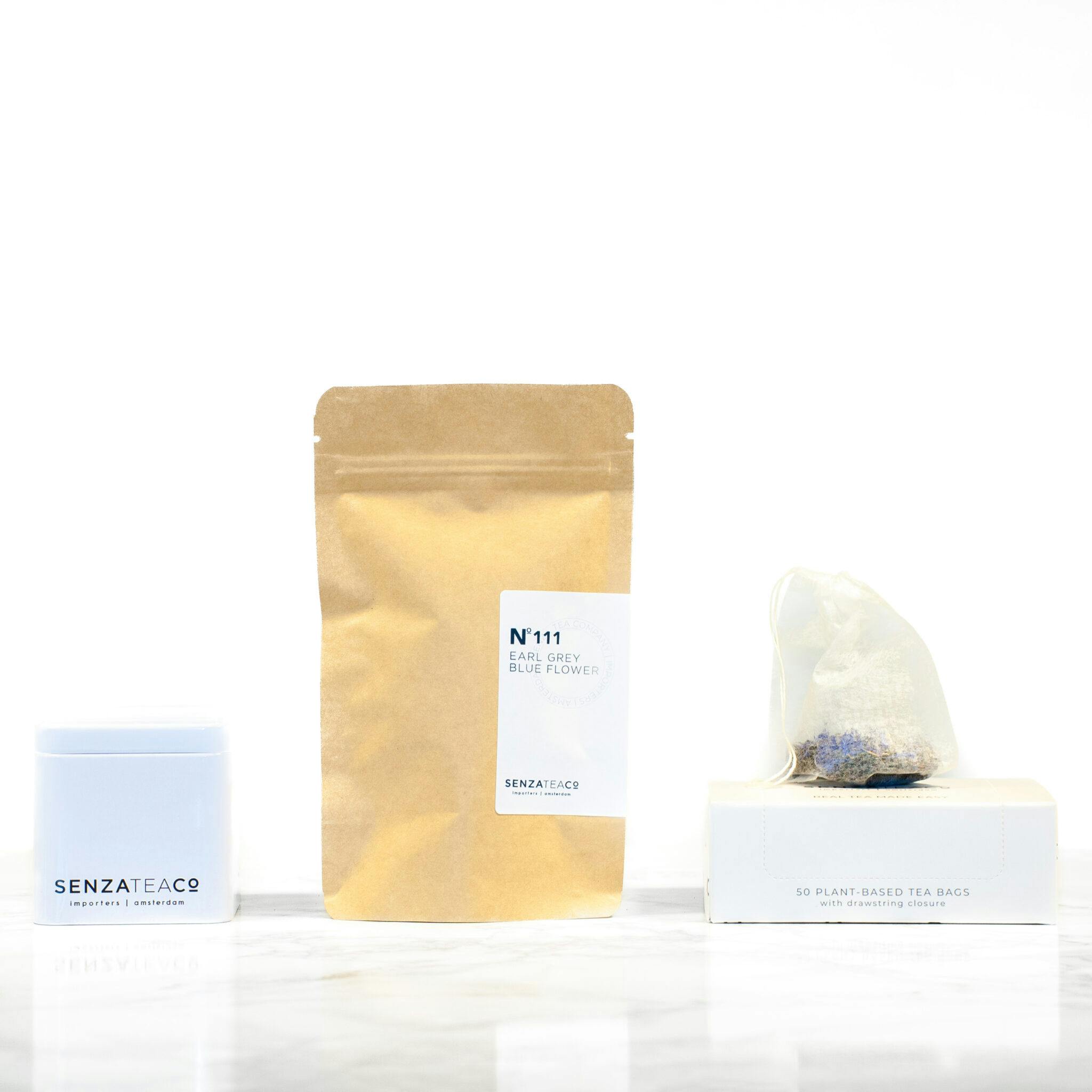 Storage can for tea leaves, bag with tea leaves and tea filter by Senza Tea