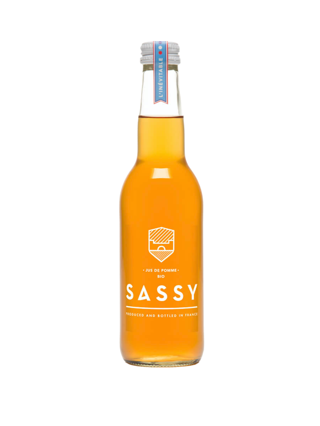 Bottle of organic apple juice by Maison SASSY